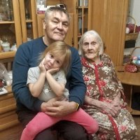 Мать,внучка и сын. :: Андрей Хлопонин