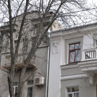 Два дома архитектора Михаила Замятнина на ул. Фридриха Энгельса дом 19 и 21 :: Татьяна Машошина