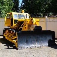 Чебоксары. Промышленный гусеничный трактор С-100. :: Пётр Чернега Чебоксары. Промышленный гусеничный трактор С-100. :: Пётр Чернега