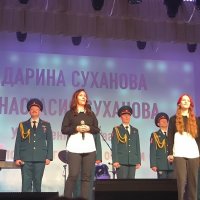 Выступают жена и дочь героя. :: Ольга 