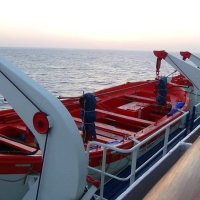 Спасательная шлюлка :: Сергей Швечков Спасательная шлюлка :: Сергей Швечков