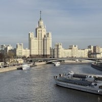 Высотка на Котельнической набережной :: <<< Наташа >>>