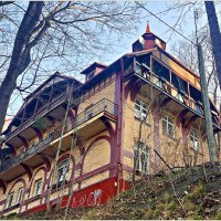 Дом на горке. :: Валерия Комова Дом на горке. :: Валерия Комова