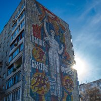 Мозаика на доме :: Александр Синдерёв