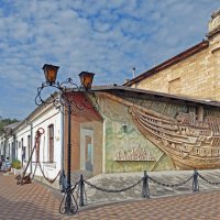 Возле здания музея. :: ИРЭН@ . Возле здания музея. :: ИРЭН@ .