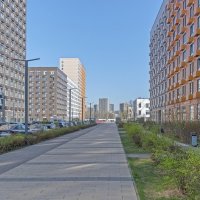 На улице Новой Москвы :: Валерий Иванович На улице Новой Москвы :: Валерий Иванович