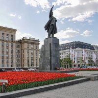 Памятник Ленину на площади его имени :: Татьяна Машошина