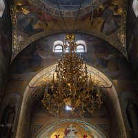 Под куполом церкви :: Александр Синдерёв Под куполом церкви :: Александр Синдерёв