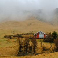 Одинокий дом и туман :: Георгий А Одинокий дом и туман :: Георгий А
