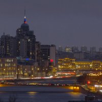 Городской пейзаж ночью :: Алексей Булак