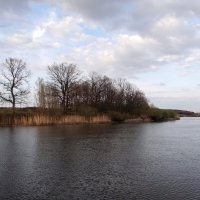 Апрельский пейзаж вечер :: Антонина Гугаева