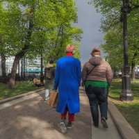 Погулки в Весеннем Парке :: юрий поляков