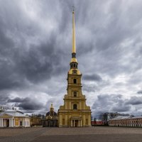 Ветра вой и волн свирепость — все видала, все снесла Петропавловская крепость, тучи рвущая игла :: Евгений 