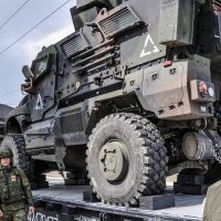 Бронированный автомобиль Roshtl Senator :: Татьяна Машошина