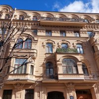 На Фурштатской ул., бывш.  доходный дом  З. М. и А. А. Зайцевых :: Ирина Румянцева