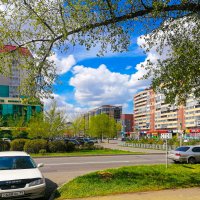 Улицы весеннего города. :: юрий Амосов