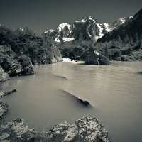 Гладь горного озера :: Вениамин Скородумов