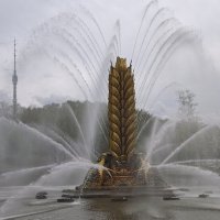 Фонтан Золотой колос :: <<< Наташа >>> Фонтан Золотой колос :: <<< Наташа >>>