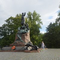 Памятник адмиралу  Макарову в Кронштадте :: Галина R...