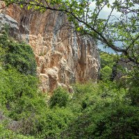 Сложный проход в горах :: Юрий Яловенко