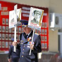 Бессмертный полк во Владикавказе 9 мая 2025 года. :: Олег Стасенко Бессмертный полк во Владикавказе 9 мая 2025 года. :: Олег Стасенко