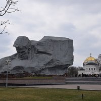 Брестская крепость. Скульптура Мужество. :: Валюша Черкасова