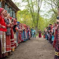 Квадратный хоровод :: Ольга Александрова