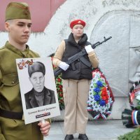 Помнить и быть достойными... :: Владимир Хиль