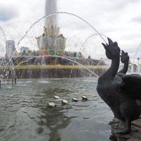 Где то на ВДНХ :: юрий поляков