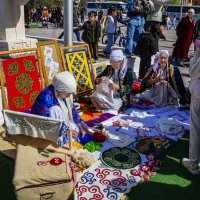 Рукодельницы :: Анатолий Чикчирный