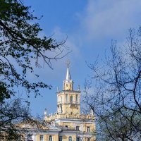 Дом со шпилем. :: Виктор Иванович Чернюк