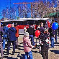 9 Мая....Ребята тоже празднуют День Победы!.. :: Владимир 