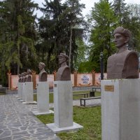 Дзуарикау. Мемориал семи братьям Газдановым и другим односельчанам, погибшим в Отечественную войну :: Gen 