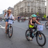 Велопробег на Садовом :: юрий поляков