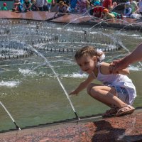 У фонтана :: Игорь Сикорский