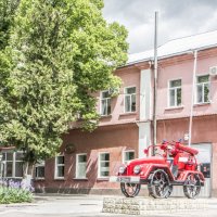 Кошак & пожарная карета в погожий денёк :: Коля Лукашов