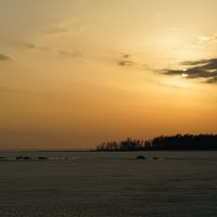 Весенний вечер в Окунёвой :: Андрей Литов Весенний вечер в Окунёвой :: Андрей Литов