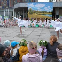 20 мая в Художественном колледже Брянска выступили артисты  Новозыбковского коллектива Калинушка :: Евгений 