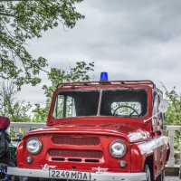 На ногах ускоренных продолжаю колбаситься я - прячь таблетки, шухер милиция! :: Коля Лукашов