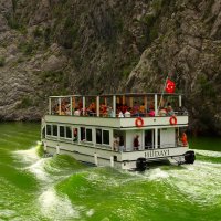 По зелёной воде :: Юрий. Шмаков