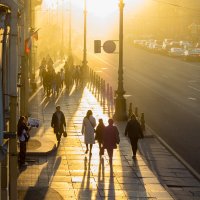 Город тонет в закатном солнце :: Игорь Викторов