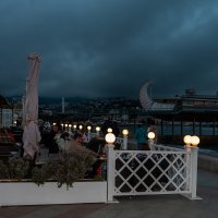 Скромный ужин у моря :: Юрий Яловенко