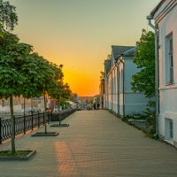 По центральной улочке :: Александр Филатов