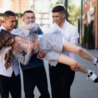 Два раза уронили, зато аккуратно поставили.. :: Лилия .