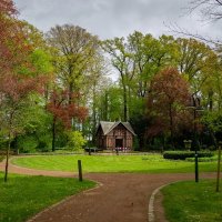 Домик в парке... :: Николай Гирш