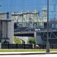 Отражение сталинки :: Александр Чеботарь Отражение сталинки :: Александр Чеботарь