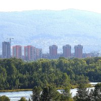 Таёжный город в горах на Енисее.. :: Василий 
