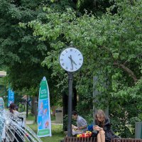 У фонтана под часами. :: vladimir Б