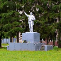 Ядрин. Памятник Владимиру Ильичу Ленину. :: Пётр Чернега