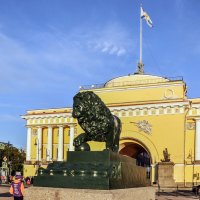 Львы на Адмиралтейской площади :: Татьяна Машошина Львы на Адмиралтейской площади :: Татьяна Машошина